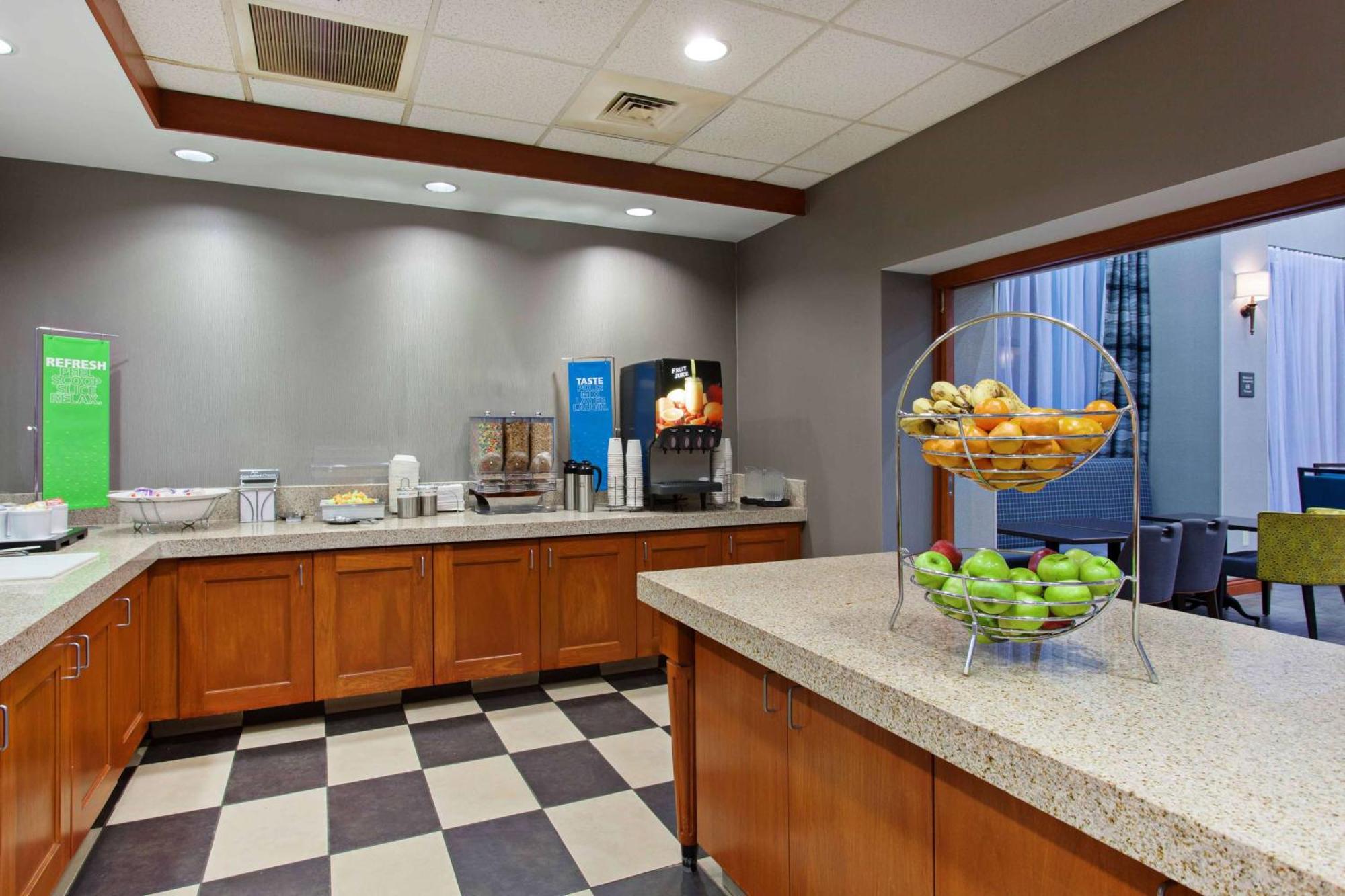 Hampton Inn & Suites Clovis Airport North Екстериор снимка