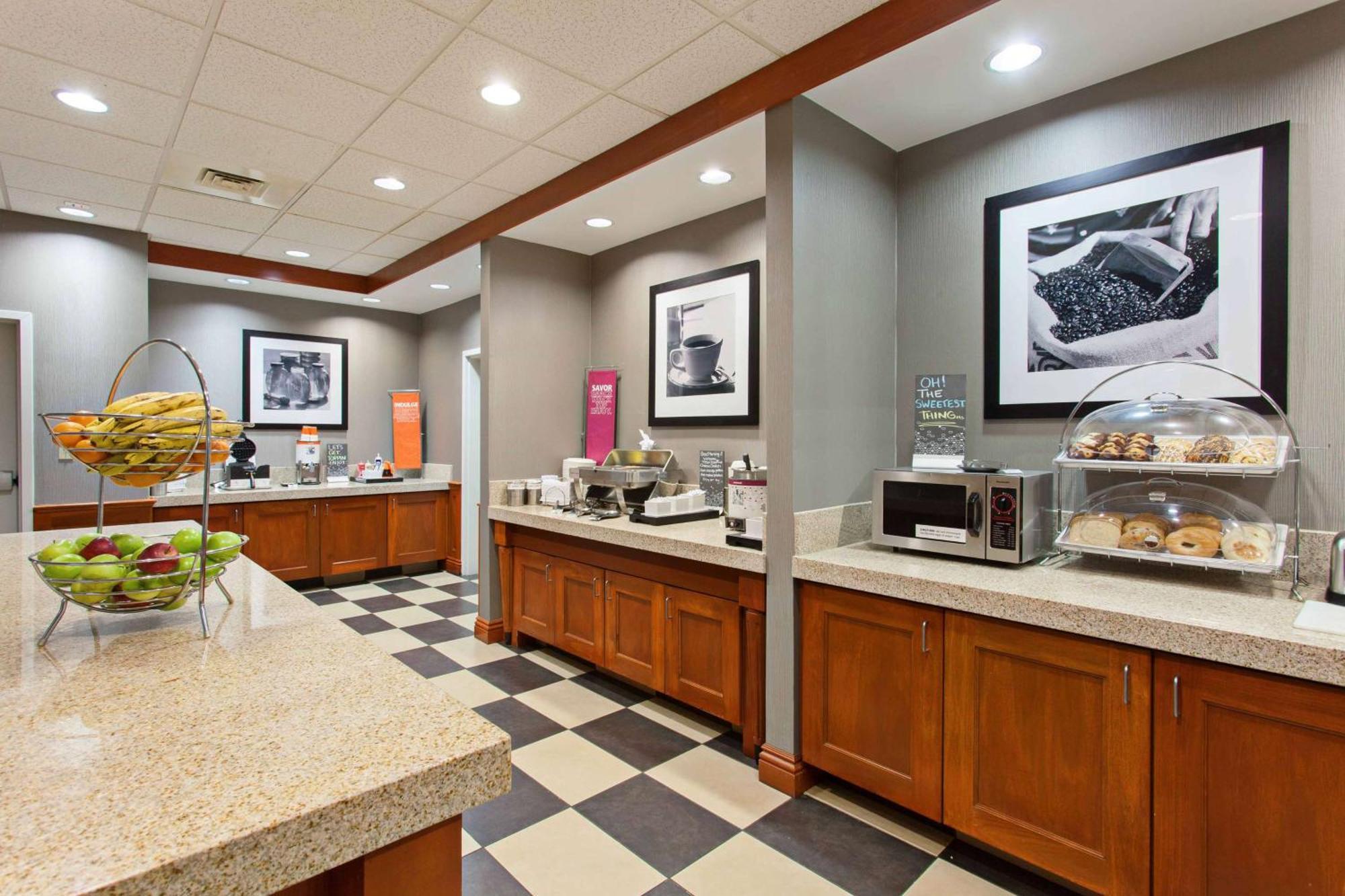 Hampton Inn & Suites Clovis Airport North Екстериор снимка